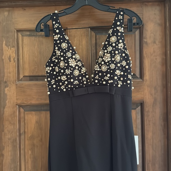 MAC DUGGAL Black Crepe Sleeveless Beaded Crystal Pearls V Neck Gown Bow NWT $458 - Picture 8 of 15